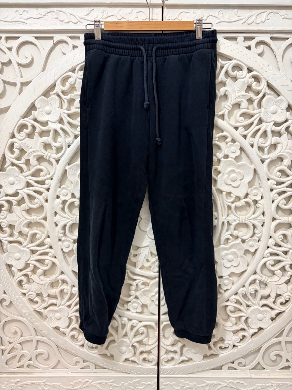 TNA Black Fleece Jogger Sweatpants Size Small Ribbed Side Panel